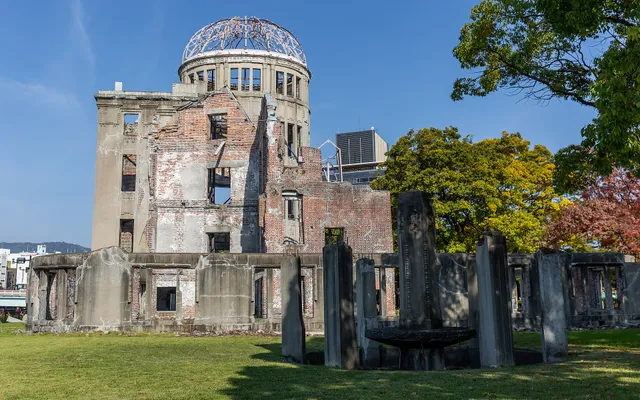 Le Dôme de Genbaku, vestige de la bombe atomique, dans le parc du Mémorial de la Paix d’Hiroshima